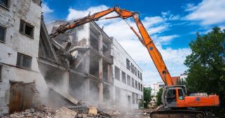 Промышленный демонтаж зданий Усинск, цена от 2964 руб.